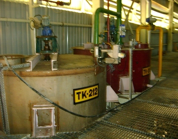 AGITATOR16
